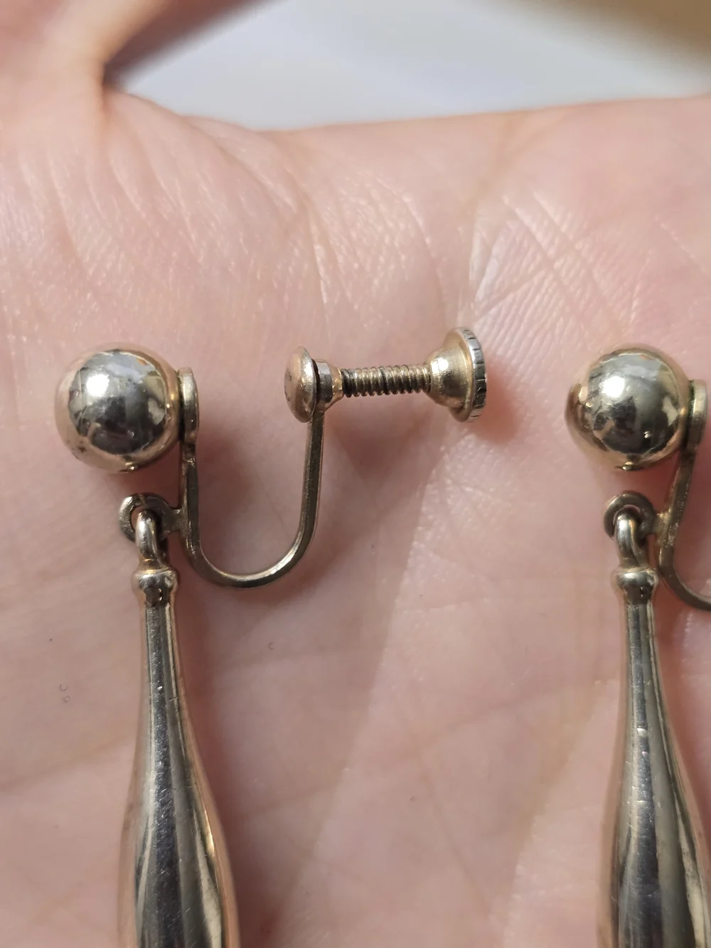 Vintage Polished Gold Drop Screw-back/Clip-On Earrings